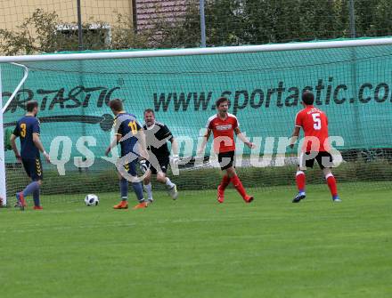Fussball. 2. Klasse B. SG SK WeiÃenstein/SV Toeplitsch gegen Gitschtal.  Torjubel Mario Santner, Patrick Domenig (Gitschtal.). WeiÃenstein, 5.10.2019.
Foto: Kuess
www.qspictures.net
---
pressefotos, pressefotografie, kuess, qs, qspictures, sport, bild, bilder, bilddatenbank