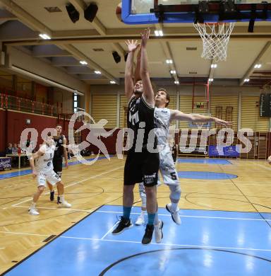 Basketball 2. Bundesliga. Grunddurchgang 4. Runde. Woerthersee Piraten gegen Guessing/Jennersdorf Blackbirds. Christof Gspandl (Piraten), Sebastian Koch (Blackbirds). Klagenfurt, am 12.10.2019.
Foto: Kuess
www.qspictures.net

---
pressefotos, pressefotografie, kuess, qs, qspictures, sport, bild, bilder, bilddatenbank