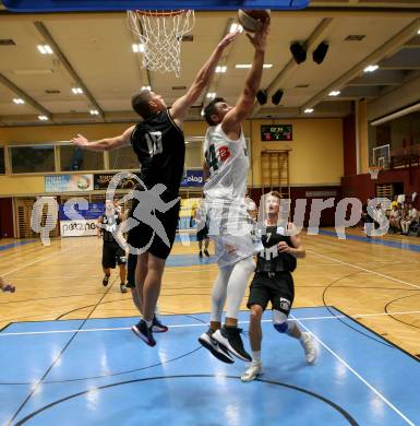 Basketball 2. Bundesliga. Grunddurchgang 4. Runde. Woerthersee Piraten gegen Guessing/Jennersdorf Blackbirds. Tevz Ruzic (Piraten), Christoph Astl (Blackbirds). Klagenfurt, am 12.10.2019.
Foto: Kuess
www.qspictures.net

---
pressefotos, pressefotografie, kuess, qs, qspictures, sport, bild, bilder, bilddatenbank
