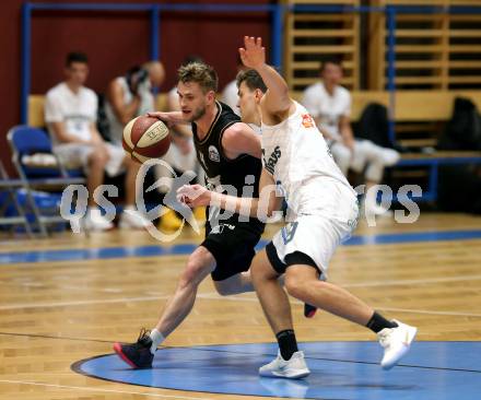 Basketball 2. Bundesliga. Grunddurchgang 4. Runde. Woerthersee Piraten gegen Guessing/Jennersdorf Blackbirds. Ziga Erculj (Piraten), Jakob Ernst (Blackbirds). Klagenfurt, am 12.10.2019.
Foto: Kuess
www.qspictures.net

---
pressefotos, pressefotografie, kuess, qs, qspictures, sport, bild, bilder, bilddatenbank