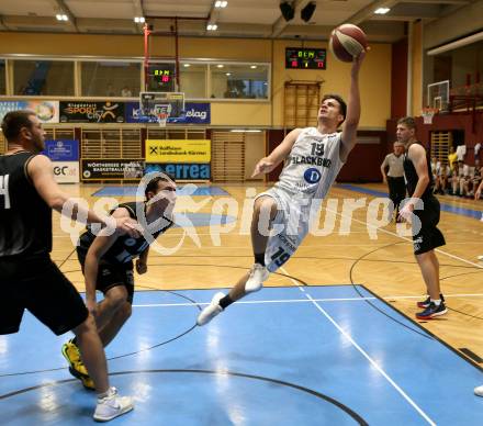 Basketball 2. Bundesliga. Grunddurchgang 4. Runde. Woerthersee Piraten gegen Guessing/Jennersdorf Blackbirds. Andreas Nuck (Piraten), Jakob Ernst (Blackbirds). Klagenfurt, am 12.10.2019.
Foto: Kuess
www.qspictures.net

---
pressefotos, pressefotografie, kuess, qs, qspictures, sport, bild, bilder, bilddatenbank