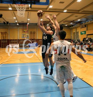 Basketball 2. Bundesliga. Grunddurchgang 4. Runde. Woerthersee Piraten gegen Guessing/Jennersdorf Blackbirds. Christof Gspandl (Piraten), Sebastian Koch (Blackbirds). Klagenfurt, am 12.10.2019.
Foto: Kuess
www.qspictures.net

---
pressefotos, pressefotografie, kuess, qs, qspictures, sport, bild, bilder, bilddatenbank