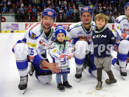 EBEL. Eishockey Bundesliga. EC VSV gegen Moser Medical Graz99ers.   Patrick Spannring, Stefan Bacher mit Kinder (VSV). Villach, am 13.10.2019.
Foto: Kuess
www.qspictures.net
---
pressefotos, pressefotografie, kuess, qs, qspictures, sport, bild, bilder, bilddatenbank