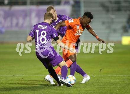 Fussball 2. Liga. SK Austria Klagenfurt gegen  SV Horn. Florian Jaritz, Markus Rusek,  (Austria Klagenfurt), Michael Cheukoua (Horn). Klagenfurt, am 18.10.2019.
Foto: Kuess
www.qspictures.net
---
pressefotos, pressefotografie, kuess, qs, qspictures, sport, bild, bilder, bilddatenbank