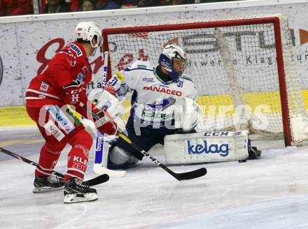 EBEL. Eishockey Bundesliga. KAC gegen	VSV. Thomas Hundertpfund, (KAC), Brandon Maxwell  (VSV). Klagenfurt, am 18.10.2019.
Foto: Kuess
www.qspictures.net

---
pressefotos, pressefotografie, kuess, qs, qspictures, sport, bild, bilder, bilddatenbank