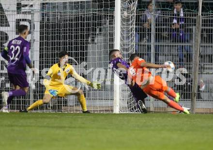 Fussball 2. Liga. SK Austria Klagenfurt gegen  SV Horn. Zan Pelko, Kosmas Gkezos, (Austria Klagenfurt), Ercan Kara  (Horn). Klagenfurt, am 18.10.2019.
Foto: Kuess
www.qspictures.net
---
pressefotos, pressefotografie, kuess, qs, qspictures, sport, bild, bilder, bilddatenbank