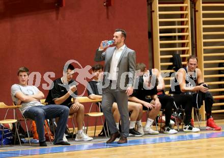 Basketball 2. Bundesliga. Grunddurchgang 5. Runde. KOS Celovec gegen BBC Nord Dragonz.  Trainer Dusan Kozlica (Nord Dragonz). Klagenfurt, am 19.10.2019.
Foto: Kuess
www.qspictures.net

---
pressefotos, pressefotografie, kuess, qs, qspictures, sport, bild, bilder, bilddatenbank