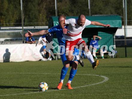 Fussball. 2. Klasse D. St. Paul gegen Maria Rojach. Philipp Unterluggauer (St. Paul), Daniel Roland Mattl (Maria Rojach). St. Paul, am 12.10.2019.
Foto: Kuess
www.qspictures.net

---
pressefotos, pressefotografie, kuess, qs, qspictures, sport, bild, bilder, bilddatenbank