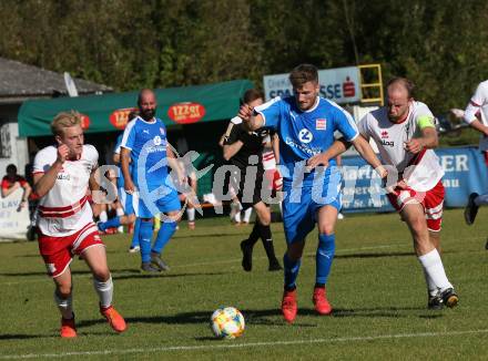 Fussball. 2. Klasse D. St. Paul gegen Maria Rojach. Florian Matthias Skof, Markus Mahkovec  (St. Paul), Christopher Rene Mattl (Maria Rojach). St. Paul, am 12.10.2019.
Foto: Kuess
www.qspictures.net

---
pressefotos, pressefotografie, kuess, qs, qspictures, sport, bild, bilder, bilddatenbank