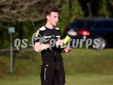 Fussball. 2. Klasse D. St. Paul gegen Maria Rojach.  Schiedsrichter Jakob Boegner. St. Paul, am 12.10.2019.
Foto: Kuess
www.qspictures.net

---
pressefotos, pressefotografie, kuess, qs, qspictures, sport, bild, bilder, bilddatenbank