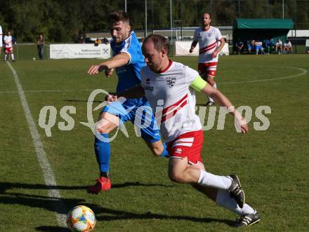 Fussball. 2. Klasse D. St. Paul gegen Maria Rojach. Markus Mahkovec  (St. Paul), Christopher Rene Mattl (Maria Rojach). St. Paul, am 12.10.2019.
Foto: Kuess
www.qspictures.net

---
pressefotos, pressefotografie, kuess, qs, qspictures, sport, bild, bilder, bilddatenbank