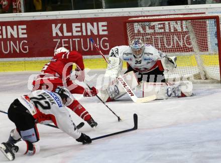 EBEL. Eishockey Bundesliga. KAC gegen	HC Orli Znojmo.  Johannes Bischofberger, (KAC), Teemu Tapio Lassila, Patrik Novak  (Znojmo). Klagenfurt, am 25.10.2019.
Foto: Kuess
www.qspictures.net

---
pressefotos, pressefotografie, kuess, qs, qspictures, sport, bild, bilder, bilddatenbank