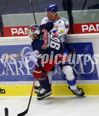 EBEL. Eishockey Bundesliga. EC VSV gegen EC Red Bull Salzburg. Adis Alagic,  (VSV), Alexander Pallestrang  (Salzburg). Villach, am 27.10.2019.
Foto: Kuess
www.qspictures.net
---
pressefotos, pressefotografie, kuess, qs, qspictures, sport, bild, bilder, bilddatenbank