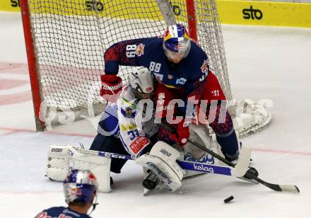 EBEL. Eishockey Bundesliga. EC VSV gegen EC Red Bull Salzburg. Brandon Maxwell,  (VSV), Florian Baltram  (Salzburg). Villach, am 27.10.2019.
Foto: Kuess
www.qspictures.net
---
pressefotos, pressefotografie, kuess, qs, qspictures, sport, bild, bilder, bilddatenbank