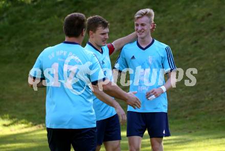 Fussball 1. KLasse A. Penk gegen Oberres Moelltal.  Torjubel Christian Kriegl, Markus Rauter, Florian Lukas Fuchs (Penk). Penk, am 26.10.2019.
Foto: Kuess
www.qspictures.net

---
pressefotos, pressefotografie, kuess, qs, qspictures, sport, bild, bilder, bilddatenbank