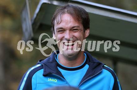 Fussball 1. KLasse A. Penk gegen Oberres Moelltal.  Trainer Bernhard Marktl  (Penk). Penk, am 26.10.2019.
Foto: Kuess
www.qspictures.net

---
pressefotos, pressefotografie, kuess, qs, qspictures, sport, bild, bilder, bilddatenbank