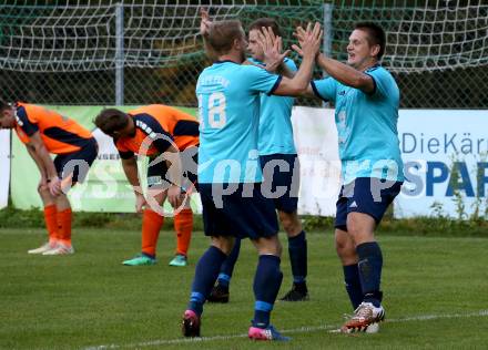 Fussball 1. KLasse A. Penk gegen Oberres Moelltal. Torjubel Martin Kummer, Christian Kriegl  (Penk). Penk, am 26.10.2019.
Foto: Kuess
www.qspictures.net

---
pressefotos, pressefotografie, kuess, qs, qspictures, sport, bild, bilder, bilddatenbank