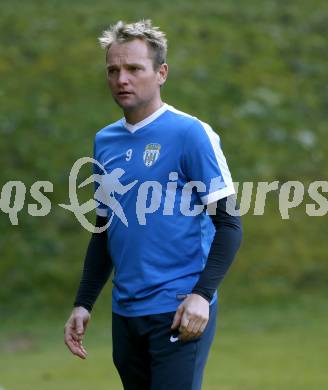 Fussball 1. KLasse A. Penk gegen Oberres Moelltal. Trainer Helmut Fercher  (Oberes Moelltal). Penk, am 26.10.2019.
Foto: Kuess
www.qspictures.net

---
pressefotos, pressefotografie, kuess, qs, qspictures, sport, bild, bilder, bilddatenbank