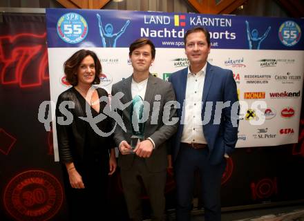 Nacht des Sports. Sportgala. Sportler des Jahres 2019.   Nicolai Uznik mit Mutter und Vater Daniel Uznik. Velden, am 30.10.2019.
Foto: Kuess
www.qspictures.net

---
pressefotos, pressefotografie, kuess, qs, qspictures, sport, bild, bilder, bilddatenbank