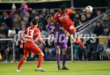 Fussball 2. Liga. SK Austria Klagenfurt gegen  SKU Amstetten. Darijo Pecirep,  (Austria Klagenfurt), Kofi Yeboah Schulz (Amstetten). Klagenfurt, am 1.11.2019.
Foto: Kuess
www.qspictures.net
---
pressefotos, pressefotografie, kuess, qs, qspictures, sport, bild, bilder, bilddatenbank