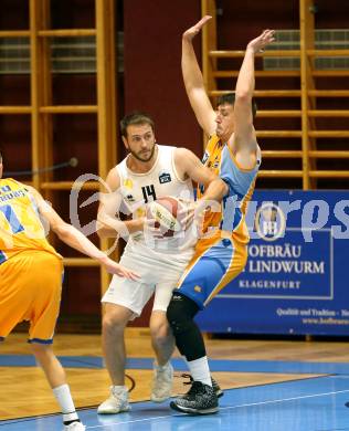 Basketball Zweite Liga 2019/2020. Grunddurchgang 8. Runde. Woerthersee Piraten gegen BBU Salzburg. Maximilian Kunovjanek,  (Piraten), Guillermo Sanchez Daza (Salzburg). Klagenfurt, am 3.11.2019.
Foto: Kuess
www.qspictures.net

---
pressefotos, pressefotografie, kuess, qs, qspictures, sport, bild, bilder, bilddatenbank