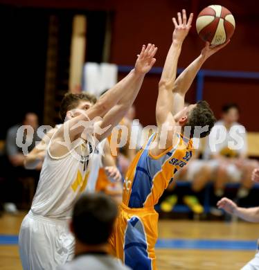 Basketball Zweite Liga 2019/2020. Grunddurchgang 8. Runde. Woerthersee Piraten gegen BBU Salzburg. Tevz Ruzic,  (Piraten), Thomas Buchegger (Salzburg). Klagenfurt, am 3.11.2019.
Foto: Kuess
www.qspictures.net

---
pressefotos, pressefotografie, kuess, qs, qspictures, sport, bild, bilder, bilddatenbank