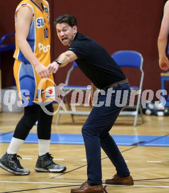 Basketball Zweite Liga 2019/2020. Grunddurchgang 8. Runde. Woerthersee Piraten gegen BBU Salzburg.  Trainer Dejan Ljubinkovic (Salzburg). Klagenfurt, am 3.11.2019.
Foto: Kuess
www.qspictures.net

---
pressefotos, pressefotografie, kuess, qs, qspictures, sport, bild, bilder, bilddatenbank