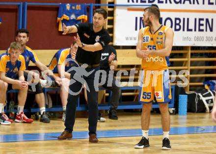 Basketball Zweite Liga 2019/2020. Grunddurchgang 8. Runde. Woerthersee Piraten gegen BBU Salzburg.  Trainer Dejan Ljubinkovic, Luka Mlovac (Salzburg). Klagenfurt, am 3.11.2019.
Foto: Kuess
www.qspictures.net

---
pressefotos, pressefotografie, kuess, qs, qspictures, sport, bild, bilder, bilddatenbank
