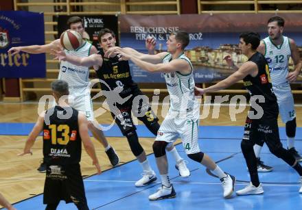 Basketball Zweite Liga 2019/2020. Grunddurchgang 9. Runde. KOS Celovec gegen  Guessing/Jennersdorf Blackbirds 	.  Lovro Fizuleto,  (KOS Celovec),  Sebastian Koch (Blackbirds). Klagenfurt, am 9.11.2019.
Foto: Kuess
www.qspictures.net

---
pressefotos, pressefotografie, kuess, qs, qspictures, sport, bild, bilder, bilddatenbank