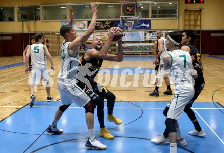 Basketball Zweite Liga 2019/2020. Grunddurchgang 9. Runde. KOS Celovec gegen  Guessing/Jennersdorf Blackbirds 	.  Lovro Fizuleto,  (KOS Celovec),  Marko Moric (Blackbirds). Klagenfurt, am 9.11.2019.
Foto: Kuess
www.qspictures.net

---
pressefotos, pressefotografie, kuess, qs, qspictures, sport, bild, bilder, bilddatenbank