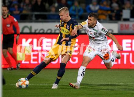 Fussball Bundesliga. RZ Pellets WAC gegen FC Red Bull Salzburg. Lukas Schmitz,  (WAC),  Erling Braut Haland (Salzburg). Wolfsberg, am 10.11.2019.
Foto: Kuess
www.qspictures.net

---
pressefotos, pressefotografie, kuess, qs, qspictures, sport, bild, bilder, bilddatenbank