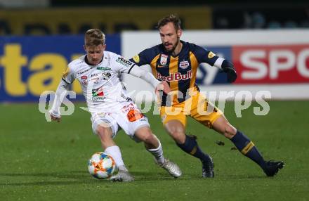 Fussball Bundesliga. RZ Pellets WAC gegen FC Red Bull Salzburg. Romano Christian Schmid, (WAC),  Andreas Ulmer   (Salzburg). Wolfsberg, am 10.11.2019.
Foto: Kuess
www.qspictures.net

---
pressefotos, pressefotografie, kuess, qs, qspictures, sport, bild, bilder, bilddatenbank