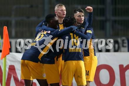 Fussball Bundesliga. RZ Pellets WAC gegen FC Red Bull Salzburg.  Torjubel Erling Braut Haland, Patson Daka, Dominik Szoboszlai, Takumi Minamino   (Salzburg). Wolfsberg, am 10.11.2019.
Foto: Kuess
www.qspictures.net

---
pressefotos, pressefotografie, kuess, qs, qspictures, sport, bild, bilder, bilddatenbank