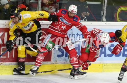 EBEL. Eishockey Bundesliga. KAC gegen	Vienna Capitals. Martin Schumnig, Michael Kernberger,  (KAC), Brenden Kichton (Vienna Capitals). Klagenfurt, am 15.11.2019.
Foto: Kuess
www.qspictures.net

---
pressefotos, pressefotografie, kuess, qs, qspictures, sport, bild, bilder, bilddatenbank