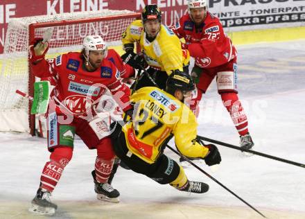 EBEL. Eishockey Bundesliga. KAC gegen	Vienna Capitals. Martin Schumnig,  (KAC), Ty Loney (Vienna Capitals). Klagenfurt, am 15.11.2019.
Foto: Kuess
www.qspictures.net

---
pressefotos, pressefotografie, kuess, qs, qspictures, sport, bild, bilder, bilddatenbank