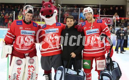 EBEL. Eishockey Bundesliga. KAC gegen	Vienna Capitals. Lars Haugen, Spieler des Abends Thomas Hundertpfund (KAC). Klagenfurt, am 15.11.2019.
Foto: Kuess
www.qspictures.net

---
pressefotos, pressefotografie, kuess, qs, qspictures, sport, bild, bilder, bilddatenbank