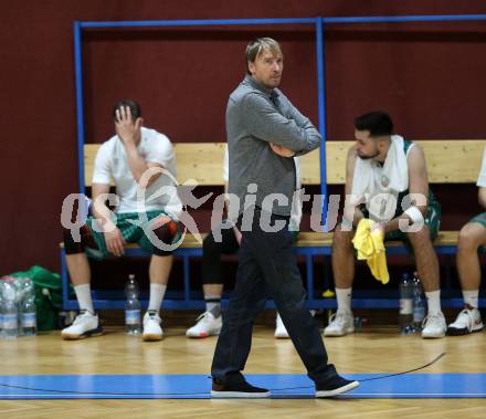 Basketball Zweite Liga 2019/2020. Grunddurchgang 8. Runde. Woerthersee Piraten gegen KOS Celovec. Trainer Igor Pucko (KOS Celovec). Klagenfurt, am 16.11.2019.
Foto: Kuess
www.qspictures.net

---
pressefotos, pressefotografie, kuess, qs, qspictures, sport, bild, bilder, bilddatenbank