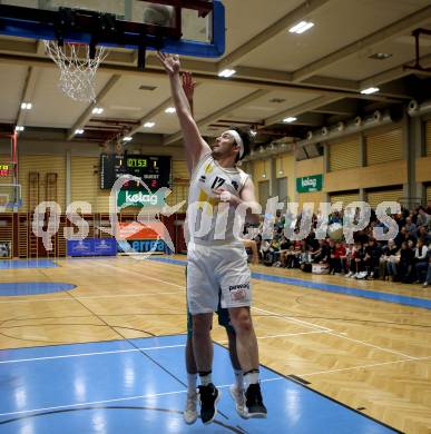 Basketball Zweite Liga 2019/2020. Grunddurchgang 8. Runde. Woerthersee Piraten gegen KOS Celovec. Christof Gspandl (Piraten), Marin Sliskovic (KOS Celovec). Klagenfurt, am 16.11.2019.
Foto: Kuess
www.qspictures.net

---
pressefotos, pressefotografie, kuess, qs, qspictures, sport, bild, bilder, bilddatenbank