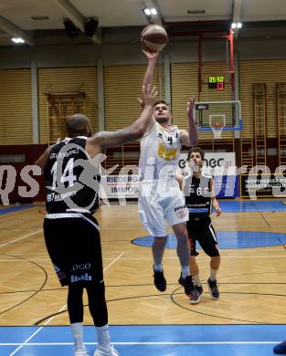 Basketball Zweite Liga 2019/2020. Grunddurchgang 11. Runde. Woerthersee Piraten gegen Mattersburg Rocks. Ziga Erculj (Piraten), Gary Ware (Mattersburg). Klagenfurt, am 23.11.2019.
Foto: Kuess
www.qspictures.net

---
pressefotos, pressefotografie, kuess, qs, qspictures, sport, bild, bilder, bilddatenbank