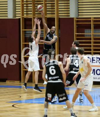 Basketball Zweite Liga 2019/2020. Grunddurchgang 11. Runde. Woerthersee Piraten gegen Mattersburg Rocks. Simon Finzgar (Piraten), Gary Ware (Mattersburg). Klagenfurt, am 23.11.2019.
Foto: Kuess
www.qspictures.net

---
pressefotos, pressefotografie, kuess, qs, qspictures, sport, bild, bilder, bilddatenbank