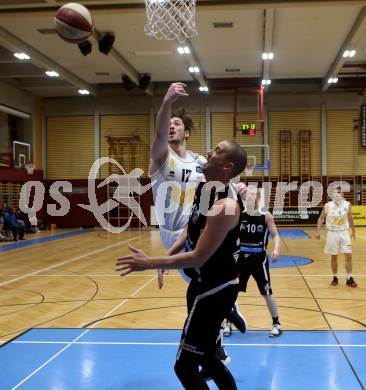 Basketball Zweite Liga 2019/2020. Grunddurchgang 11. Runde. Woerthersee Piraten gegen Mattersburg Rocks. Christof Gspandl (Piraten), Corey Hallett (Mattersburg). Klagenfurt, am 23.11.2019.
Foto: Kuess
www.qspictures.net

---
pressefotos, pressefotografie, kuess, qs, qspictures, sport, bild, bilder, bilddatenbank