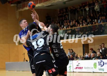 HLA. Handball Bundesliga. SC Kelag Ferlach gegen Sparkasse Schwaz Handball Tirol. Rok Golcar (Ferlach), Petar Medic, Balthasar Huber  (Schwaz). Ferlach, am 23.11.2019.
Foto: Kuess
www.qspictures.net

---
pressefotos, pressefotografie, kuess, qs, qspictures, sport, bild, bilder, bilddatenbank