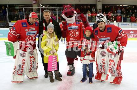 EBEL. Eishockey Bundesliga. KAC gegen	HCB Suedtirol Alperia.  Lars Haugen, Spieler des Abends David Madlener (KAC). Klagenfurt, am 24.11.2019.
Foto: Kuess
www.qspictures.net

---
pressefotos, pressefotografie, kuess, qs, qspictures, sport, bild, bilder, bilddatenbank