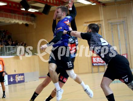 HLA. Handball Bundesliga. SC Kelag Ferlach gegen Sparkasse Schwaz Handball Tirol. Matic Kotar (Ferlach), Michael Miskovez, Balthasar Huber (Schwaz). Ferlach, am 23.11.2019.
Foto: Kuess
www.qspictures.net

---
pressefotos, pressefotografie, kuess, qs, qspictures, sport, bild, bilder, bilddatenbank