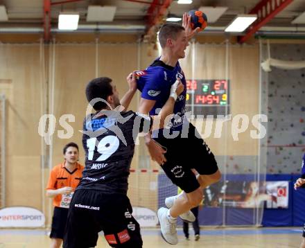 HLA. Handball Bundesliga. SC Kelag Ferlach gegen Sparkasse Schwaz Handball Tirol. Rok Golcar (Ferlach), Petar Medic, (Schwaz). Ferlach, am 23.11.2019.
Foto: Kuess
www.qspictures.net

---
pressefotos, pressefotografie, kuess, qs, qspictures, sport, bild, bilder, bilddatenbank