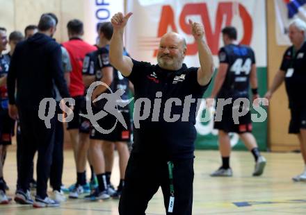 HLA. Handball Bundesliga. SC Kelag Ferlach gegen Sparkasse Schwaz Handball Tirol. Jubel Trainer Frank Bergemann  (Schwaz). Ferlach, am 23.11.2019.
Foto: Kuess
www.qspictures.net

---
pressefotos, pressefotografie, kuess, qs, qspictures, sport, bild, bilder, bilddatenbank