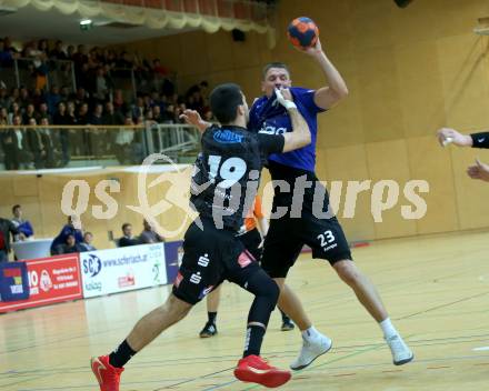 HLA. Handball Bundesliga. SC Kelag Ferlach gegen Sparkasse Schwaz Handball Tirol. Rok Golcar (Ferlach),  Petar Medic (Schwaz). Ferlach, am 23.11.2019.
Foto: Kuess
www.qspictures.net

---
pressefotos, pressefotografie, kuess, qs, qspictures, sport, bild, bilder, bilddatenbank