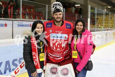 EBEL. Eishockey Bundesliga. KAC gegen	Dornbirn Bulldogs. Antenne Fanbank. David Madlener (KAC). Klagenfurt, am 1.12.2019.
Foto: Kuess
www.qspictures.net

---
pressefotos, pressefotografie, kuess, qs, qspictures, sport, bild, bilder, bilddatenbank