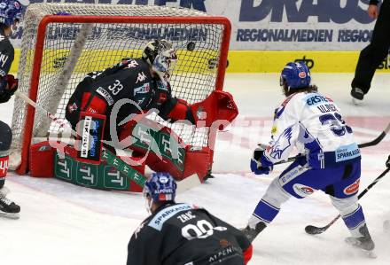 EBEL. Eishockey Bundesliga. EC VSV gegen HC TWK Innsbruck.  Martin Ulmer,  (VSV), Darling Scott James  (Innsbruck). Villach, am 3.12.2019.
Foto: Kuess
www.qspictures.net
---
pressefotos, pressefotografie, kuess, qs, qspictures, sport, bild, bilder, bilddatenbank