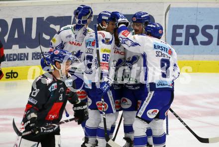 EBEL. Eishockey Bundesliga. EC VSV gegen HC TWK Innsbruck.  Torjubel Martin Ulmer, Chris Collins, Anton Karlsson, Kevin Schmidt (VSV). Villach, am 3.12.2019.
Foto: Kuess
www.qspictures.net
---
pressefotos, pressefotografie, kuess, qs, qspictures, sport, bild, bilder, bilddatenbank